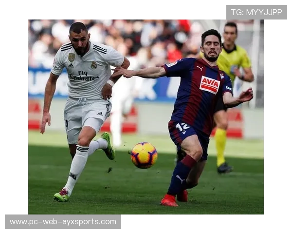 巴黎通过压迫成功抢下前场球权：高压战术的终极体现